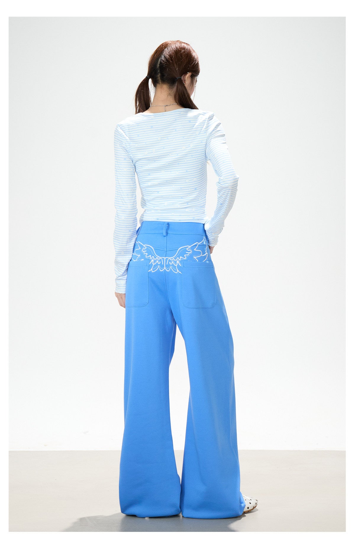 Star Stripe V-Neck Long Sleeve Top & Washed Cargo Wide-Leg Jeans