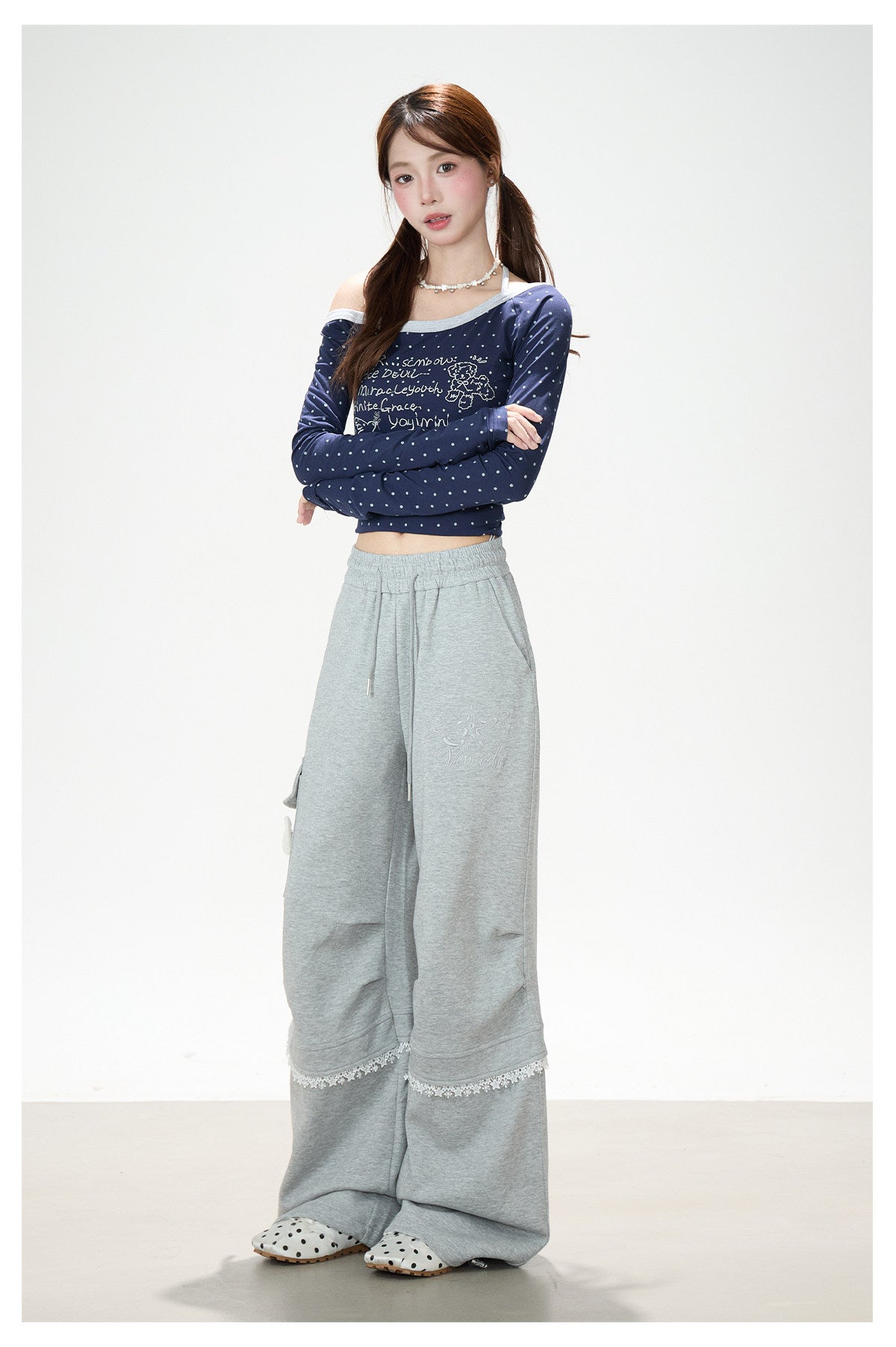Wing Lace Wide-Leg Cargo Sweatpants