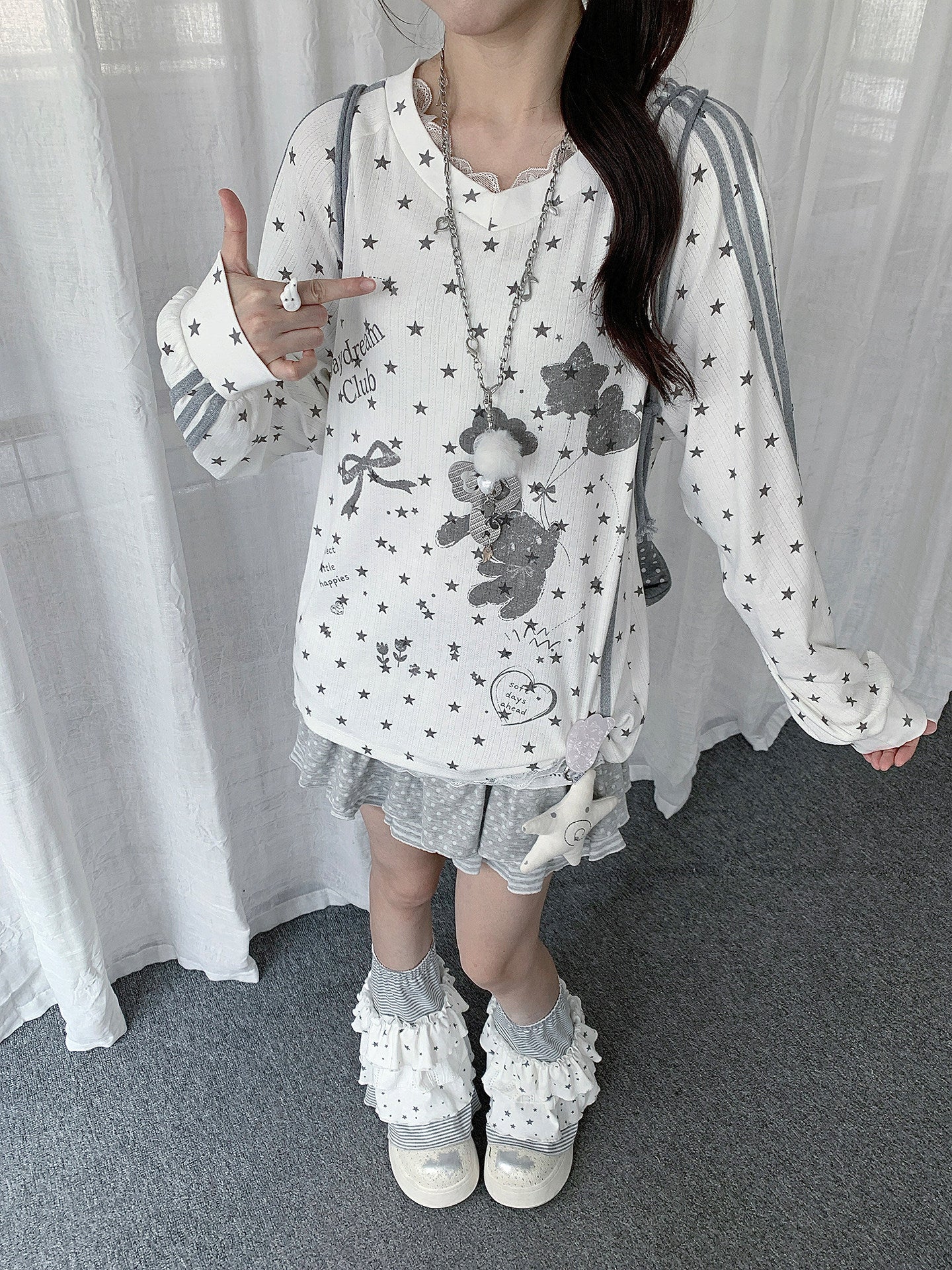 Ivory Star Lace V-Neck Long Sleeve Top