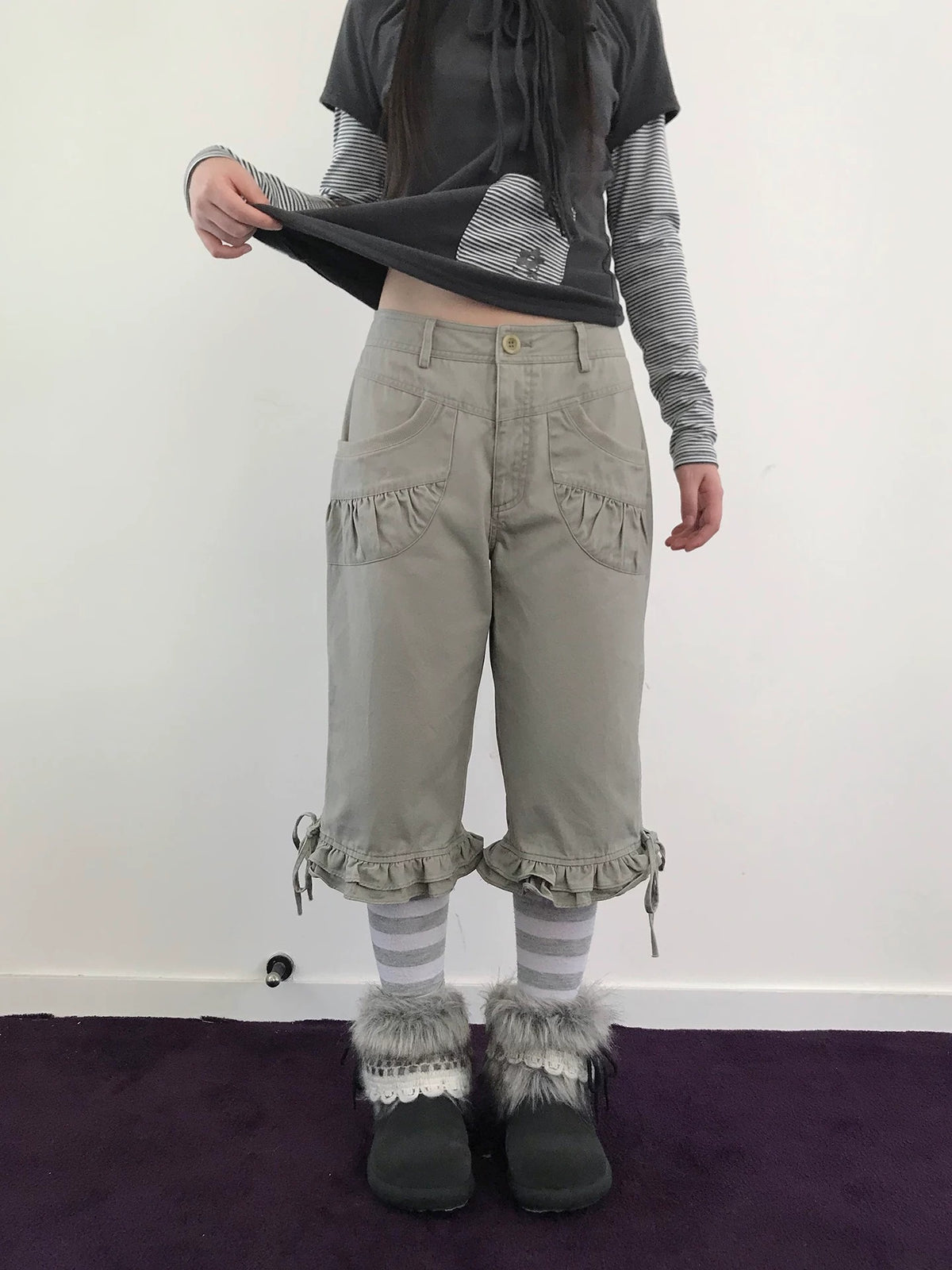 Ruffle Pocket Tie-Hem Capri Pants