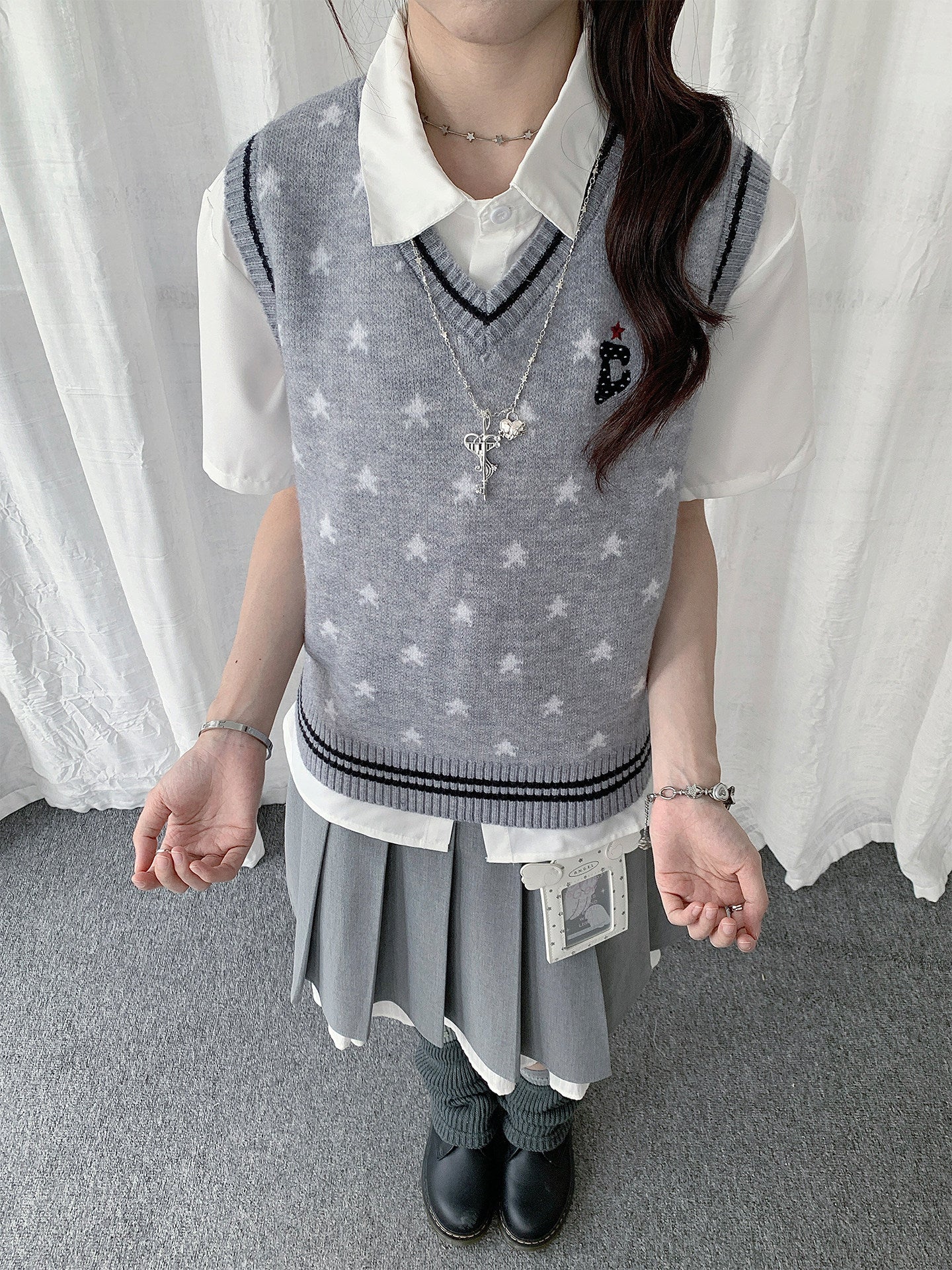 Star Jacquard V-Neck Knit Vest