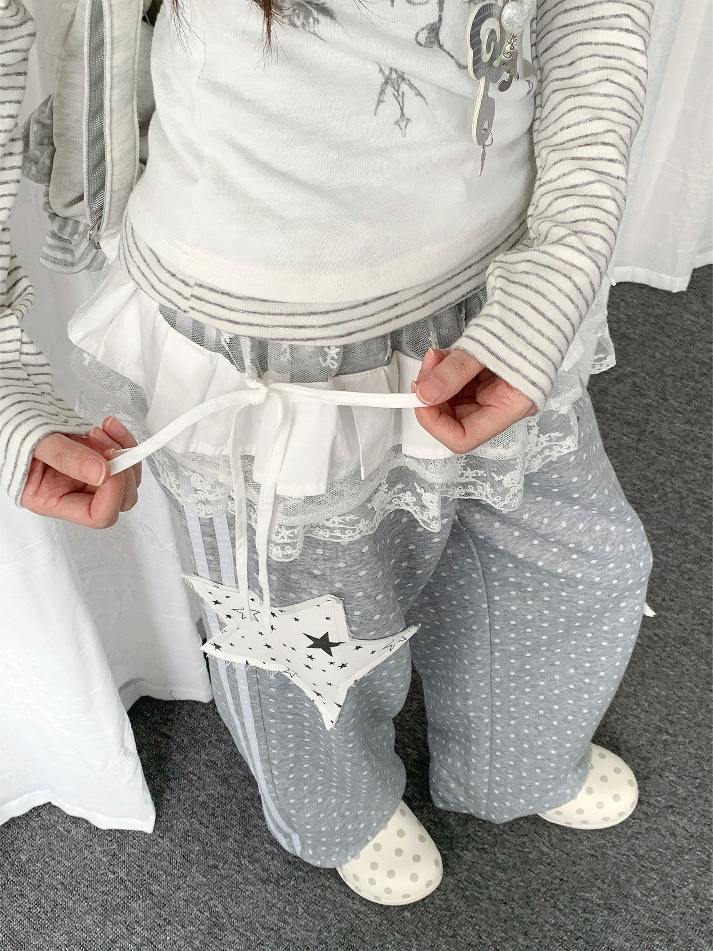 Star Patch Sweatpants — Grey Wide Fit