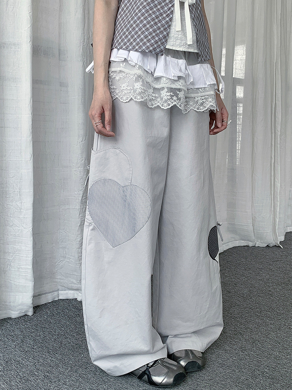 Gray Heart & Star Patch Wide-Leg Cargo Pants