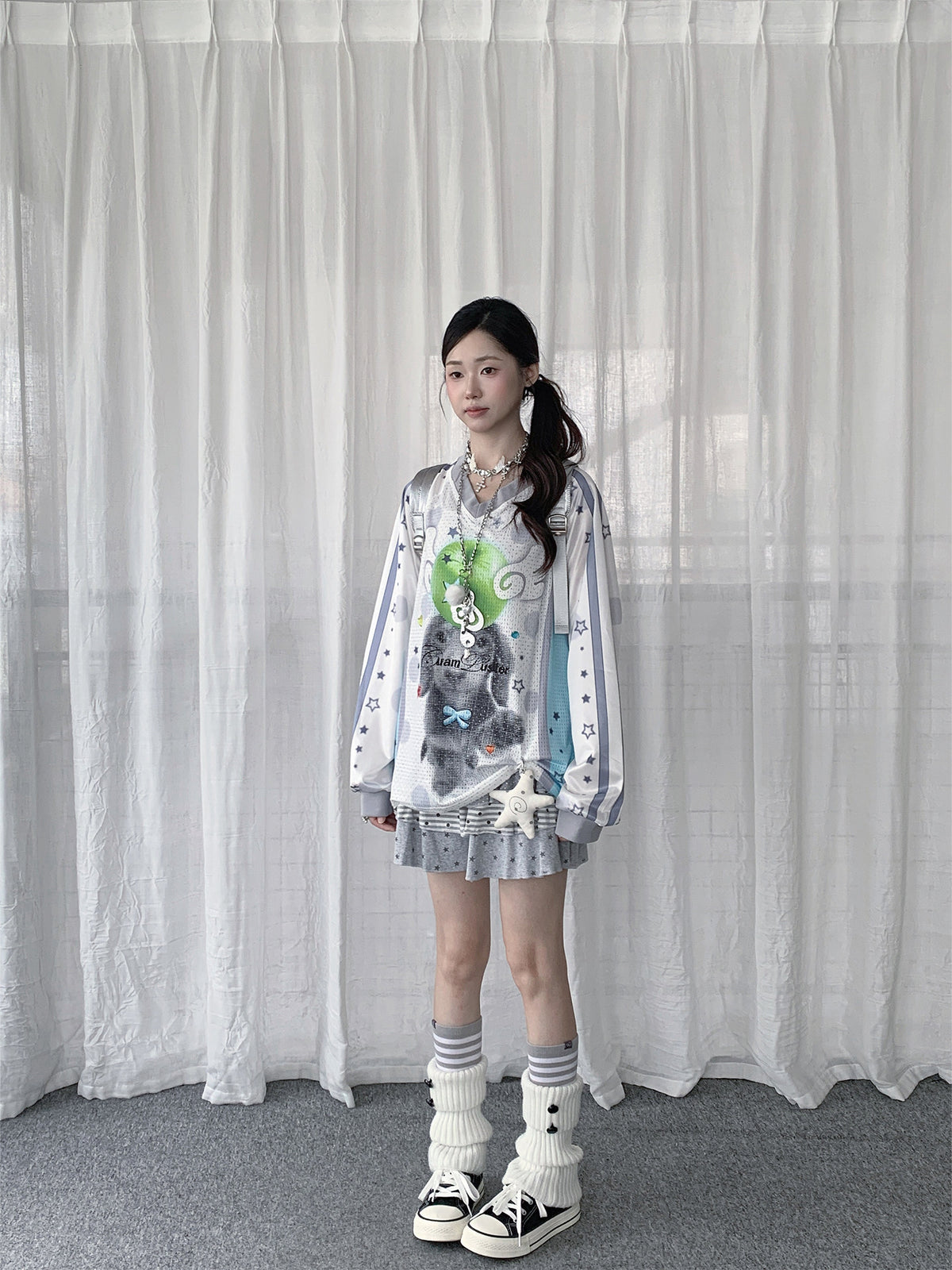 Puppy Star Graphic V-Neck Jersey Long Sleeve Top