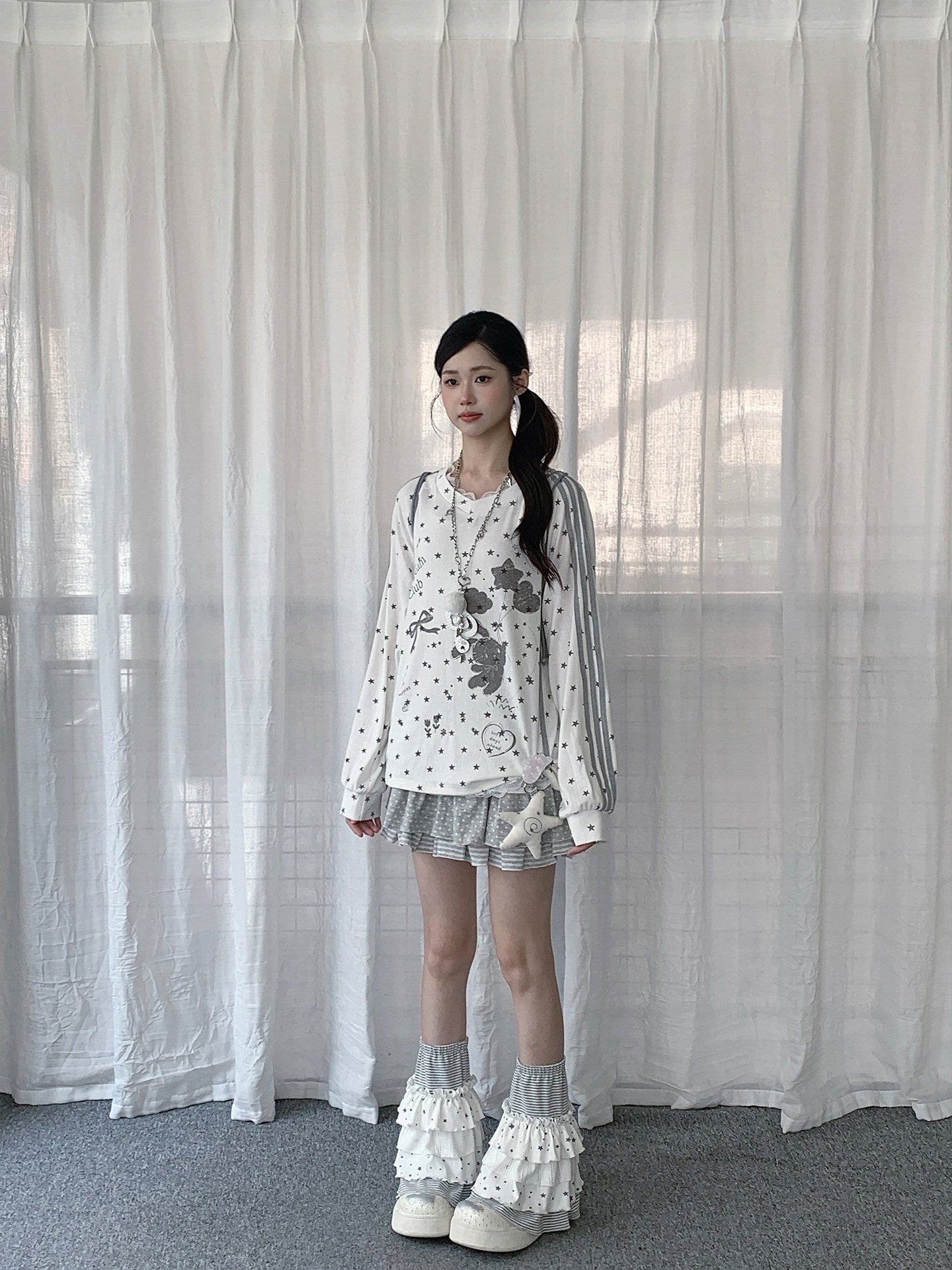 Ivory Star Lace V-Neck Long Sleeve Top