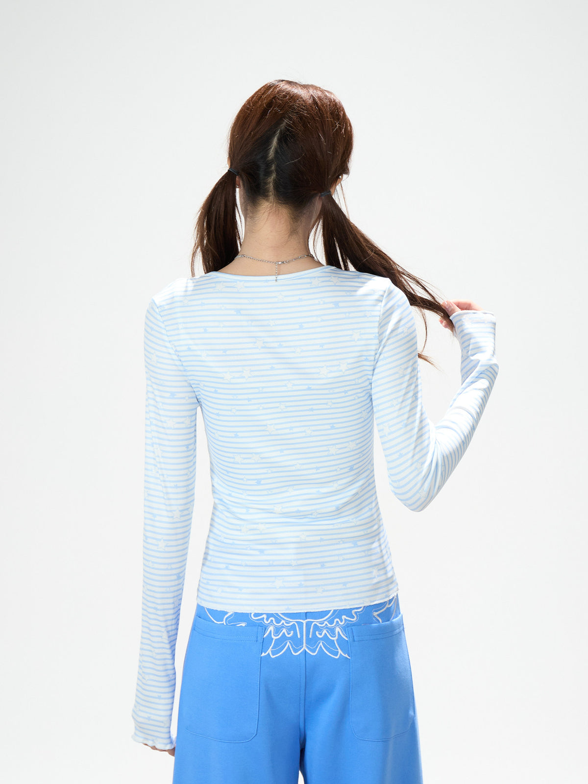 Star Stripe V-Neck Long Sleeve Top & Washed Cargo Wide-Leg Jeans