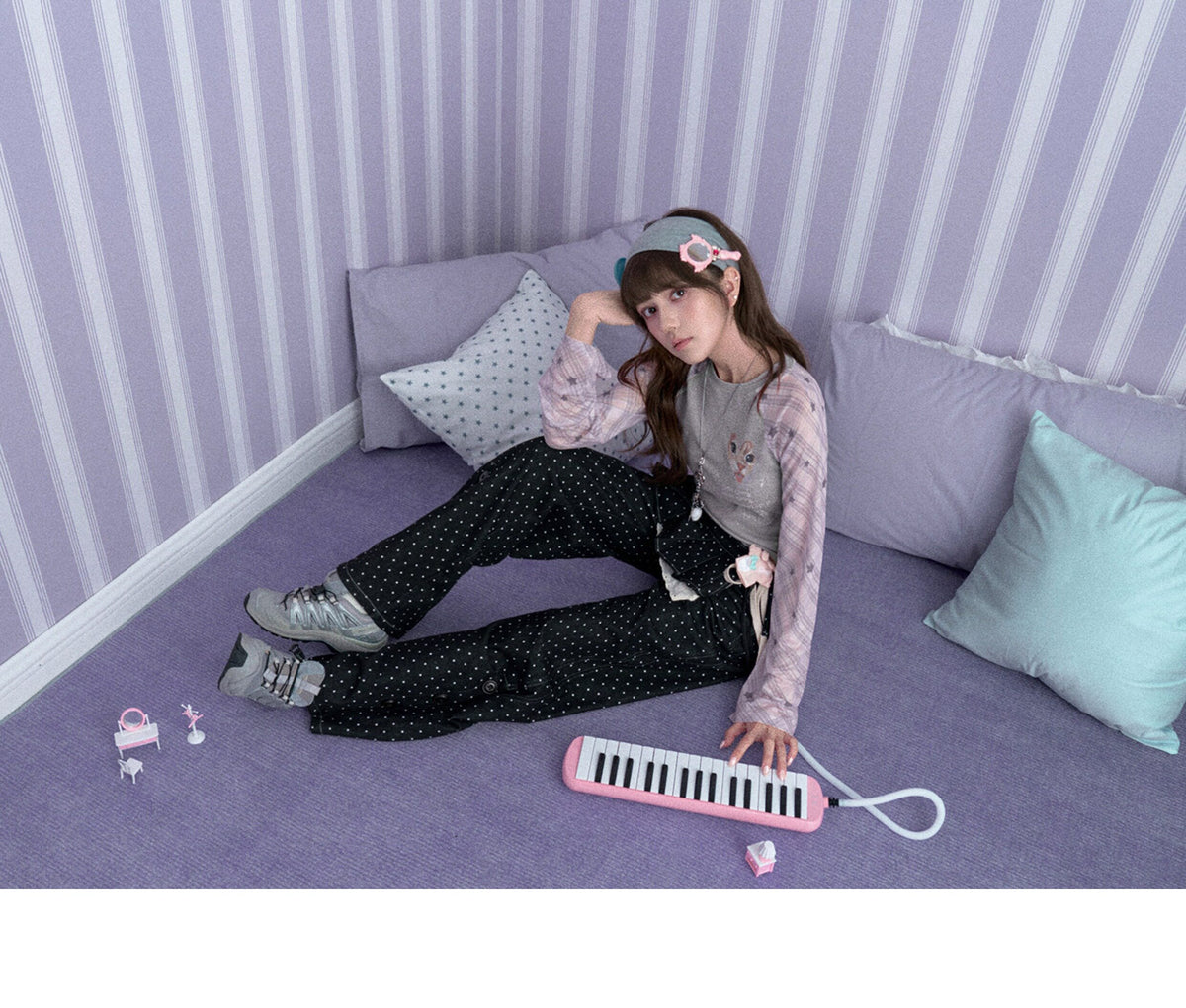 Gray-Pink Kitty Plaid Mesh Raglan Long-Sleeve Top