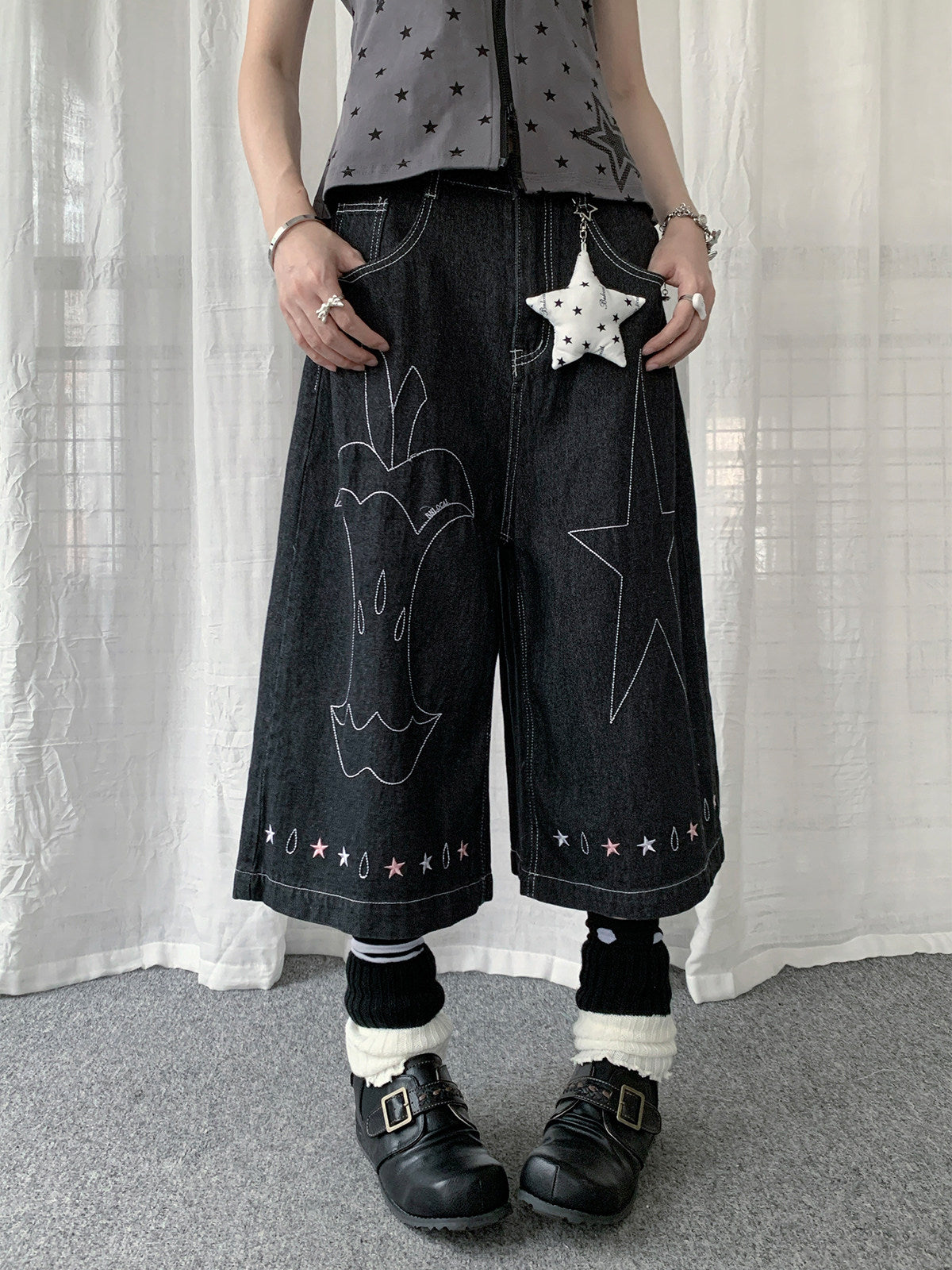 Star Embroidered Denim Capri Pants with Charm