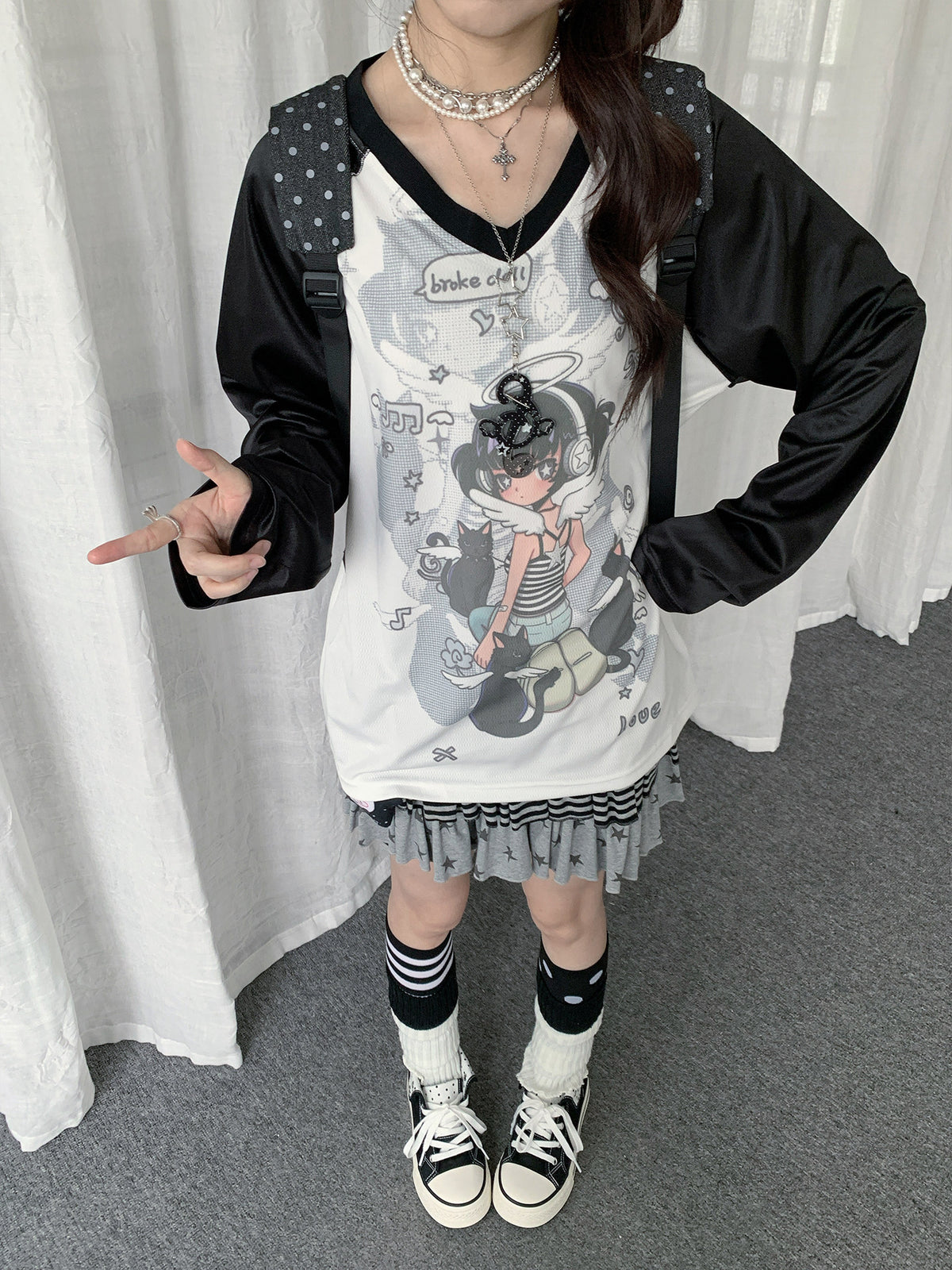 Angel Girl Graphic V-Neck Long Sleeve Top