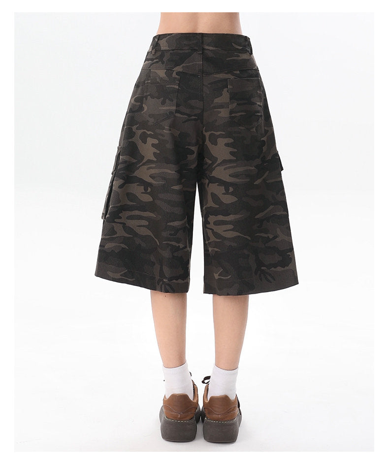 Pink Detail Camo Cargo Shorts