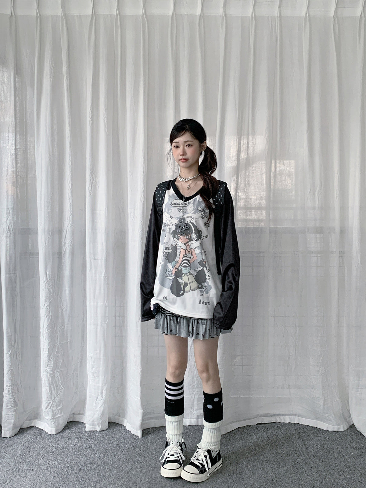 Angel Girl Graphic V-Neck Long Sleeve Top
