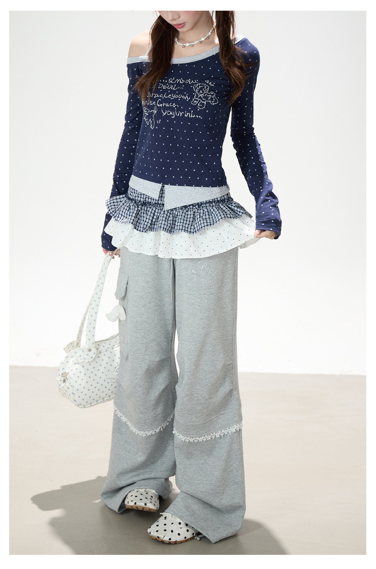 Wing Lace Wide-Leg Cargo Sweatpants