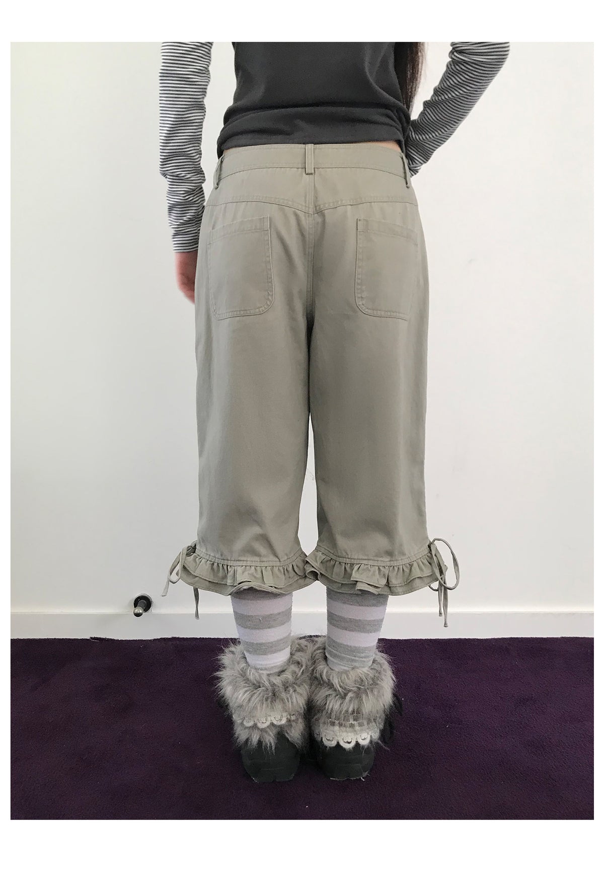 Ruffle Pocket Tie-Hem Capri Pants