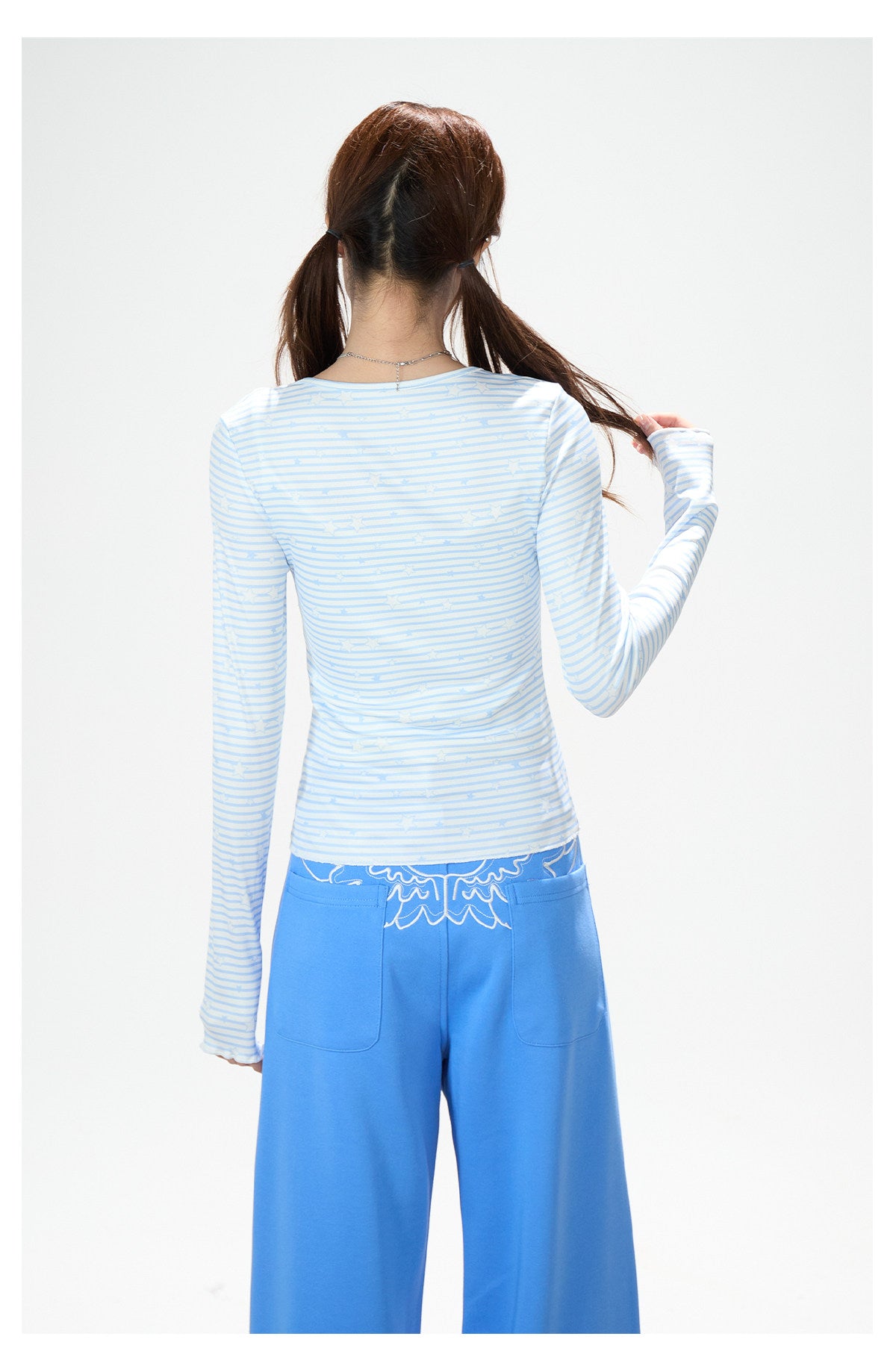 Star Stripe V-Neck Long Sleeve Top & Washed Cargo Wide-Leg Jeans