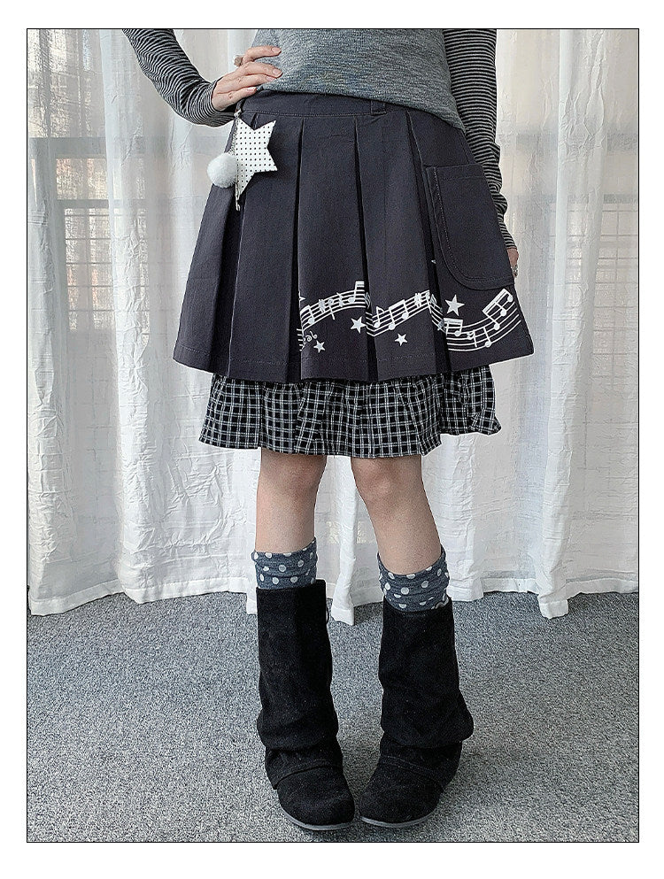 Music Note Star Pleated Skirt with Plaid Hem