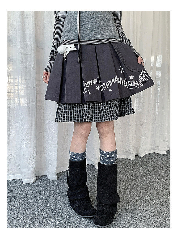 Music Note Star Pleated Skirt with Plaid Hem