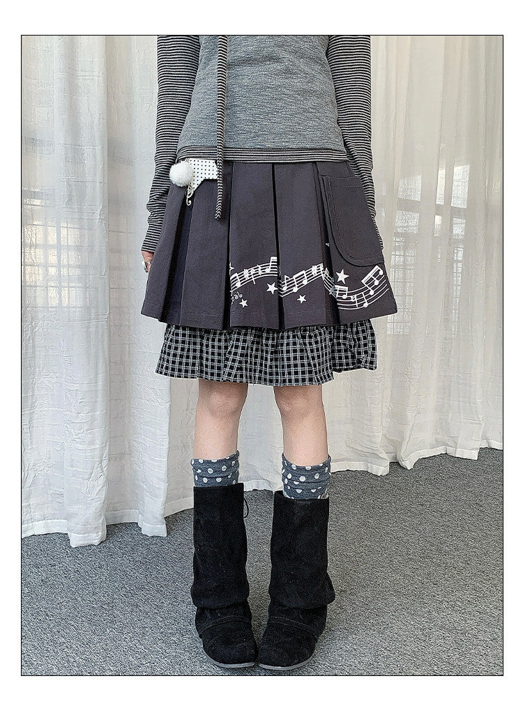 Music Note Star Pleated Skirt with Plaid Hem