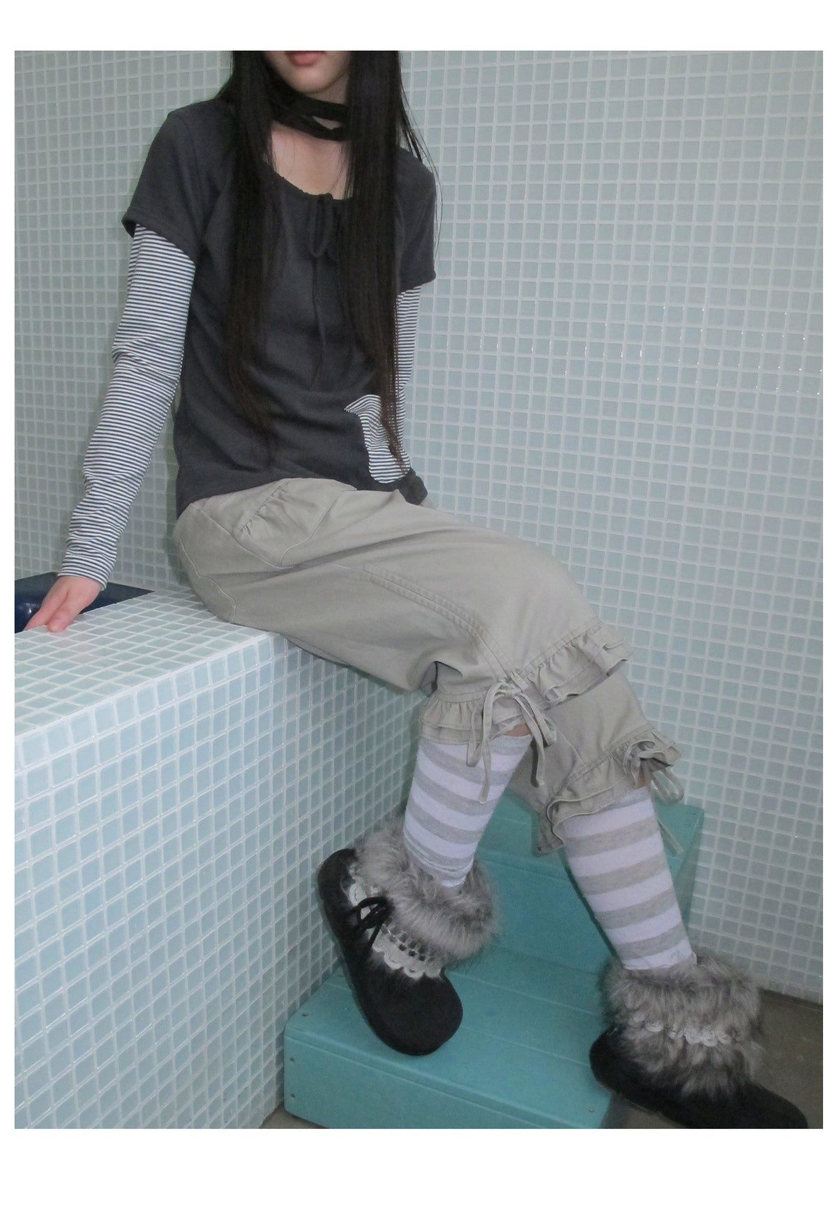 Ruffle Pocket Tie-Hem Capri Pants