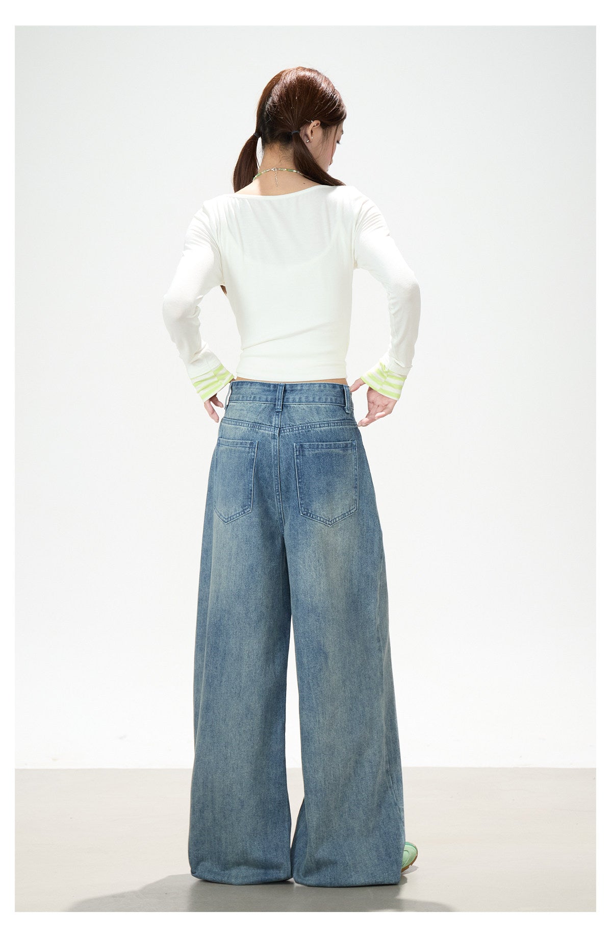 Vintage Washed Star Print Wide-Leg Jeans