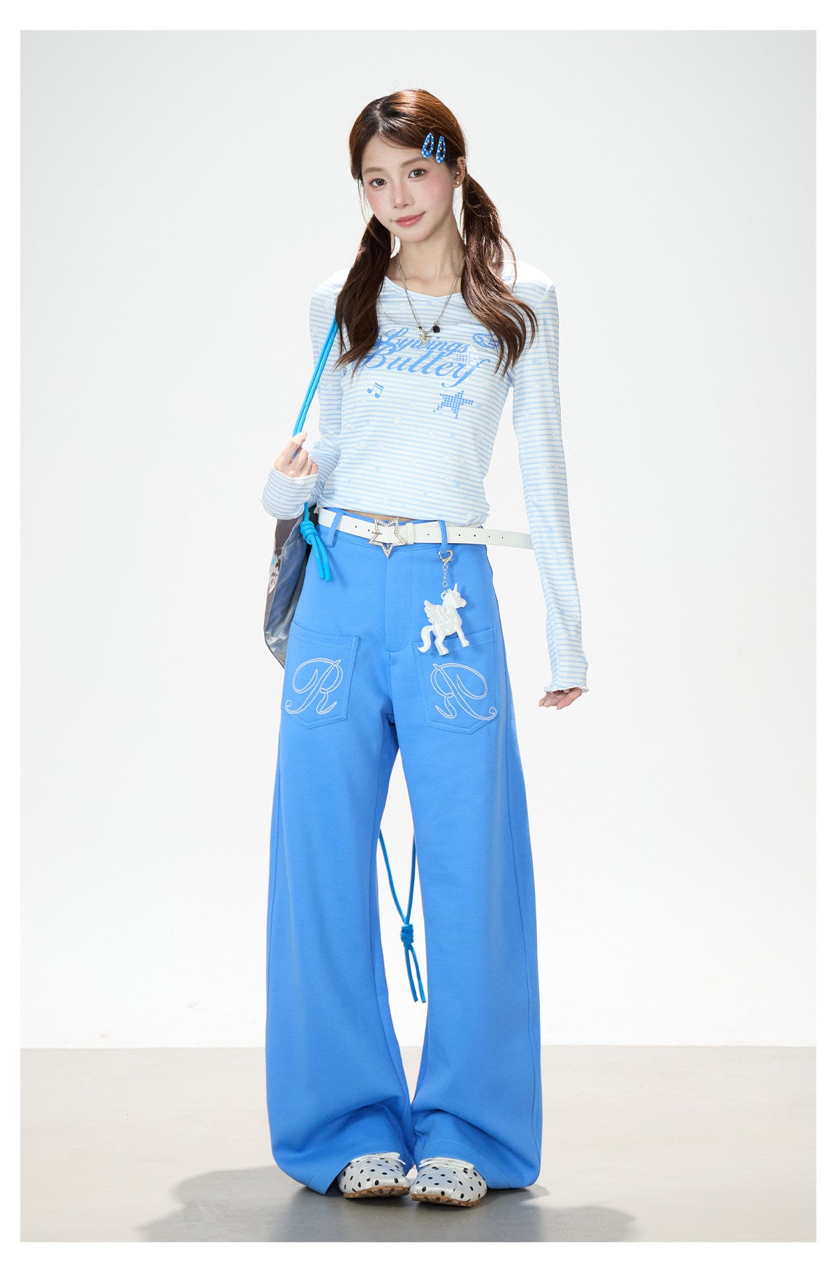 Star Stripe V-Neck Long Sleeve Top & Washed Cargo Wide-Leg Jeans