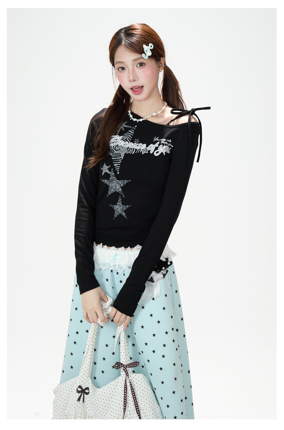 Vintage Star Print Off-Shoulder Long Sleeve Top & Star Patch Wide-Leg Jeans