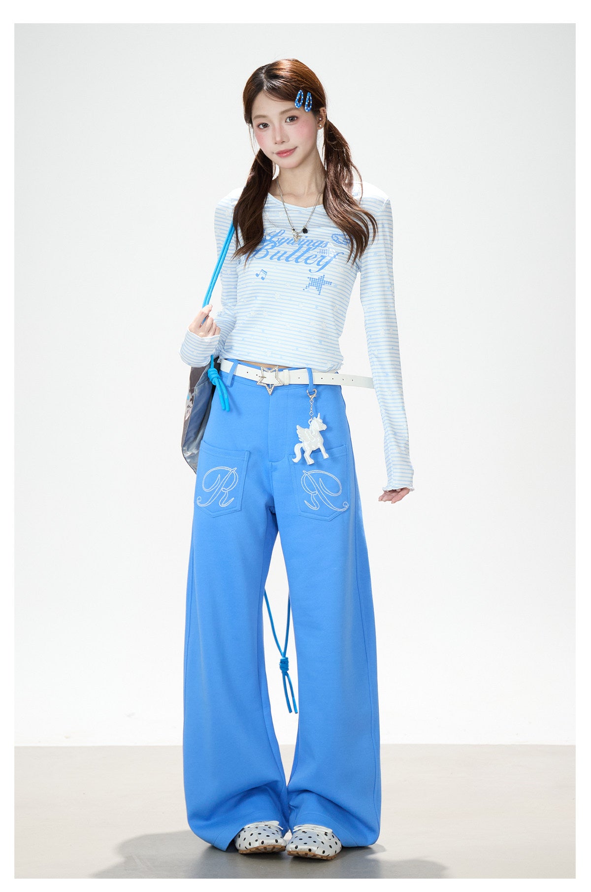 Star Stripe V-Neck Long Sleeve Top & Washed Cargo Wide-Leg Jeans