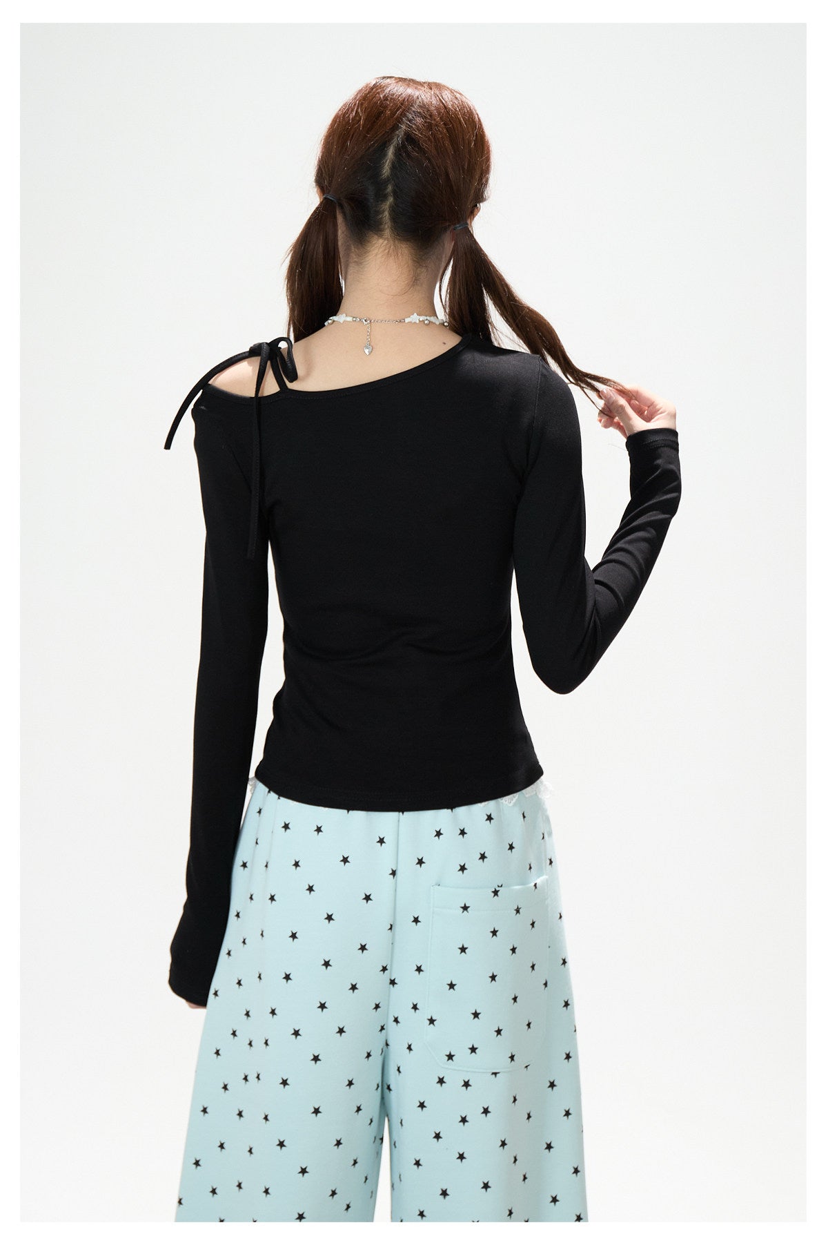 Vintage Star Print Off-Shoulder Long Sleeve Top & Star Patch Wide-Leg Jeans