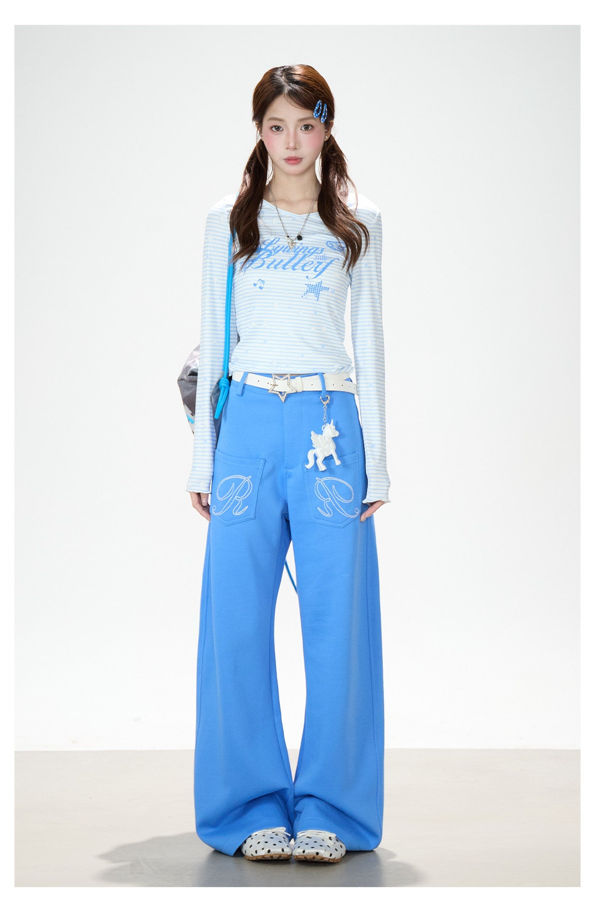 Star Stripe V-Neck Long Sleeve Top & Washed Cargo Wide-Leg Jeans