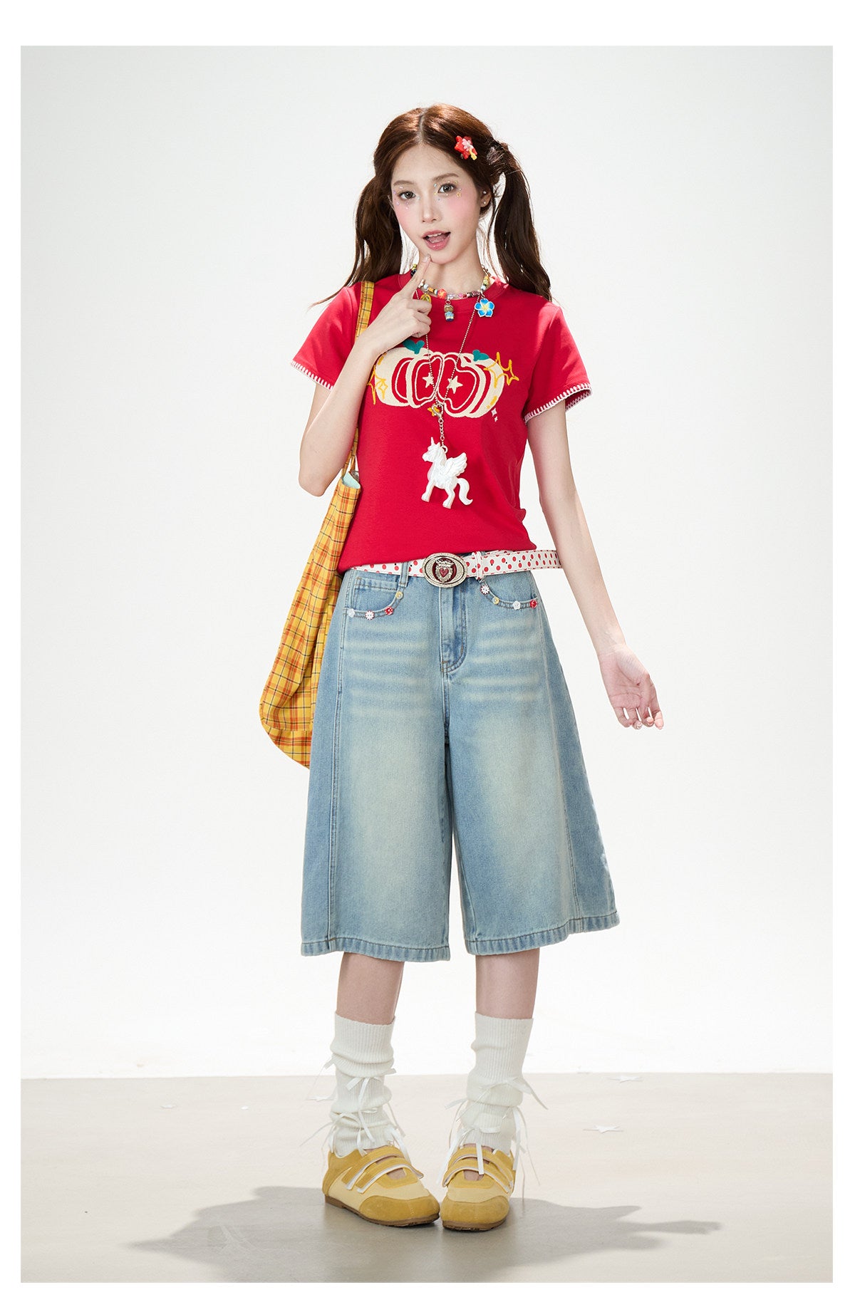 Apple Star Graphic Baby Tee & Denim Bermuda Pants