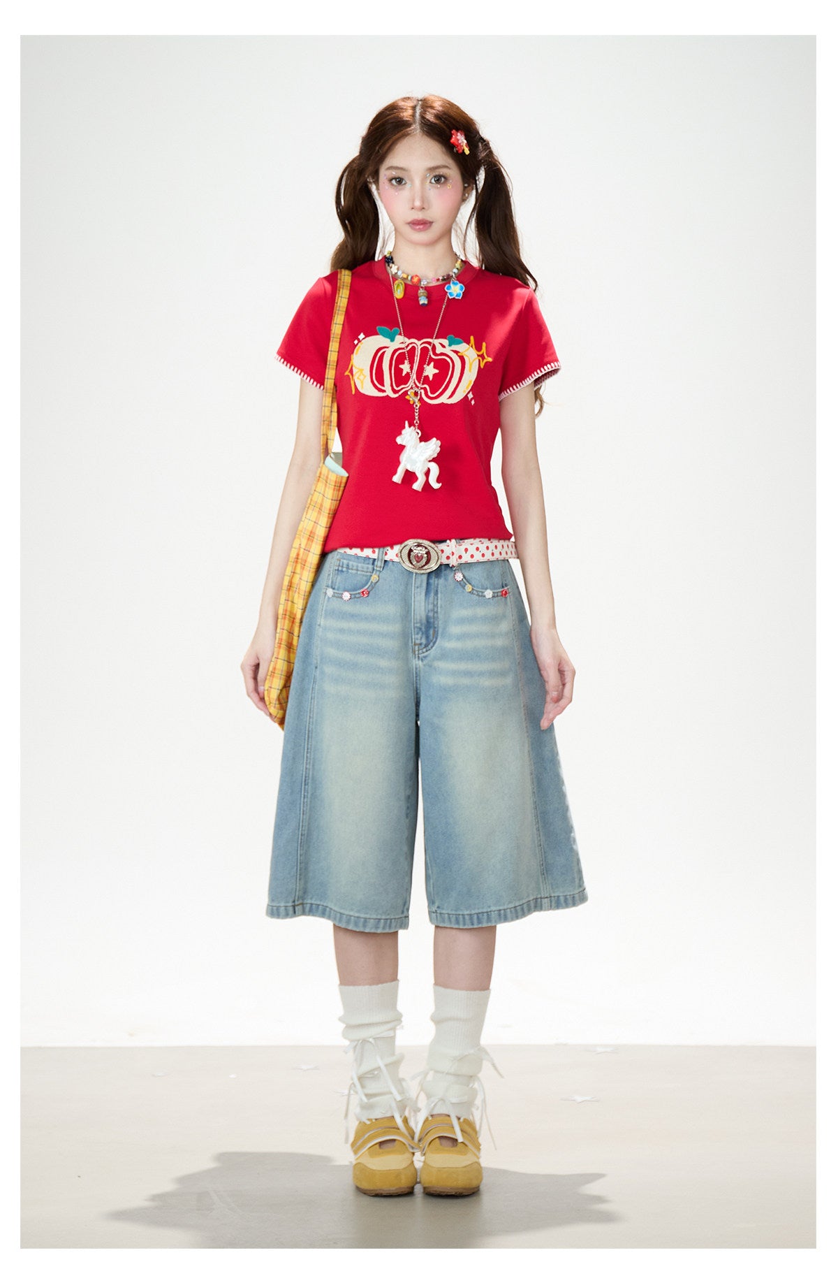 Apple Star Graphic Baby Tee & Denim Bermuda Pants