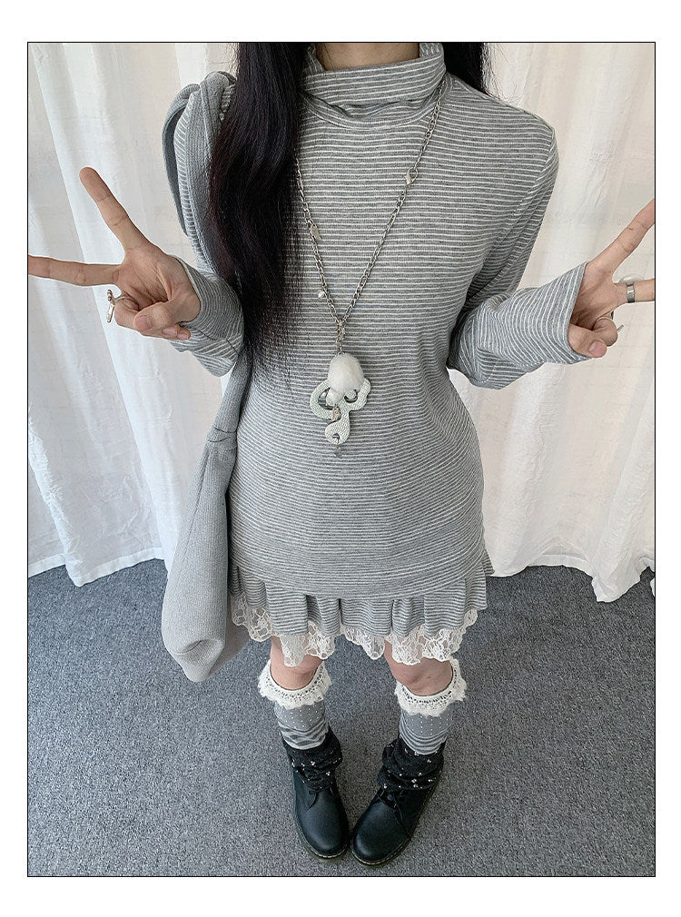 Fine Stripe Mock-Neck Long Sleeve Top