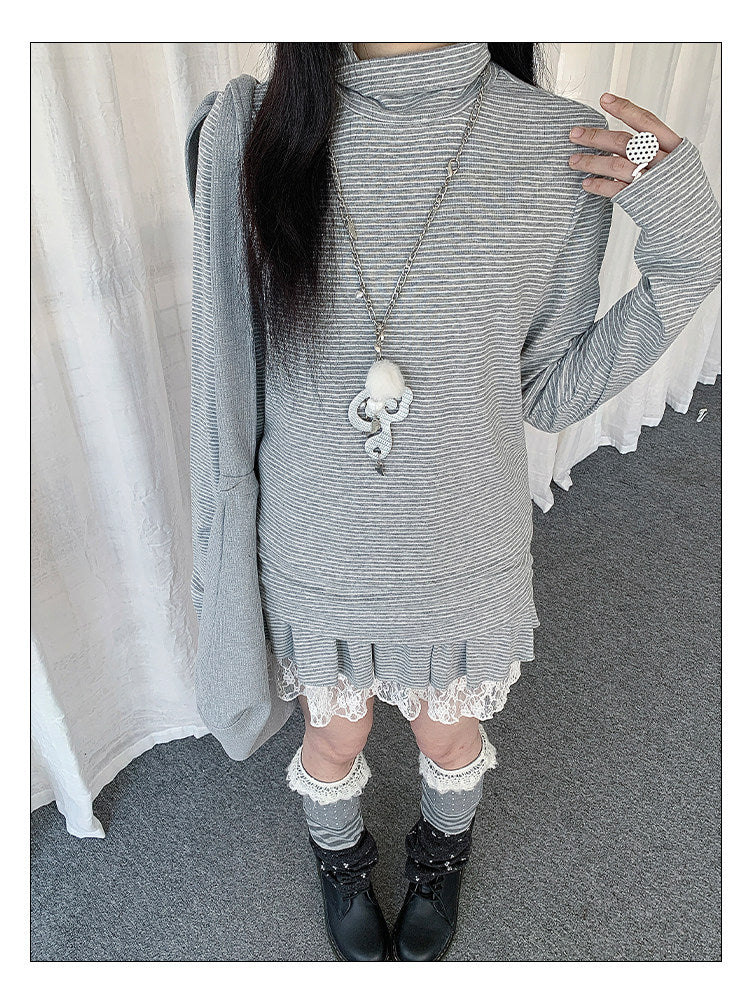 Fine Stripe Mock-Neck Long Sleeve Top