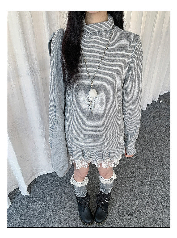 Fine Stripe Mock-Neck Long Sleeve Top