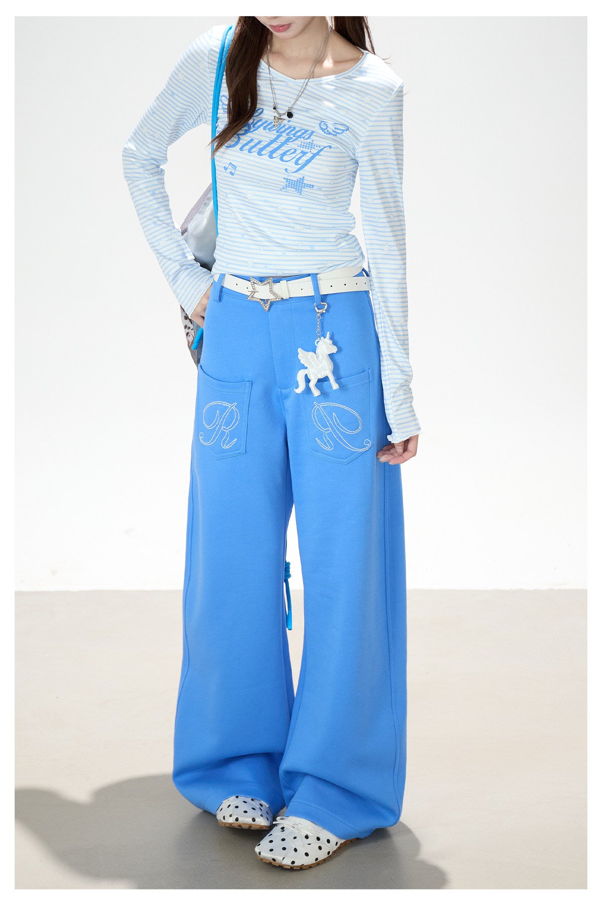 Star Stripe V-Neck Long Sleeve Top & Washed Cargo Wide-Leg Jeans