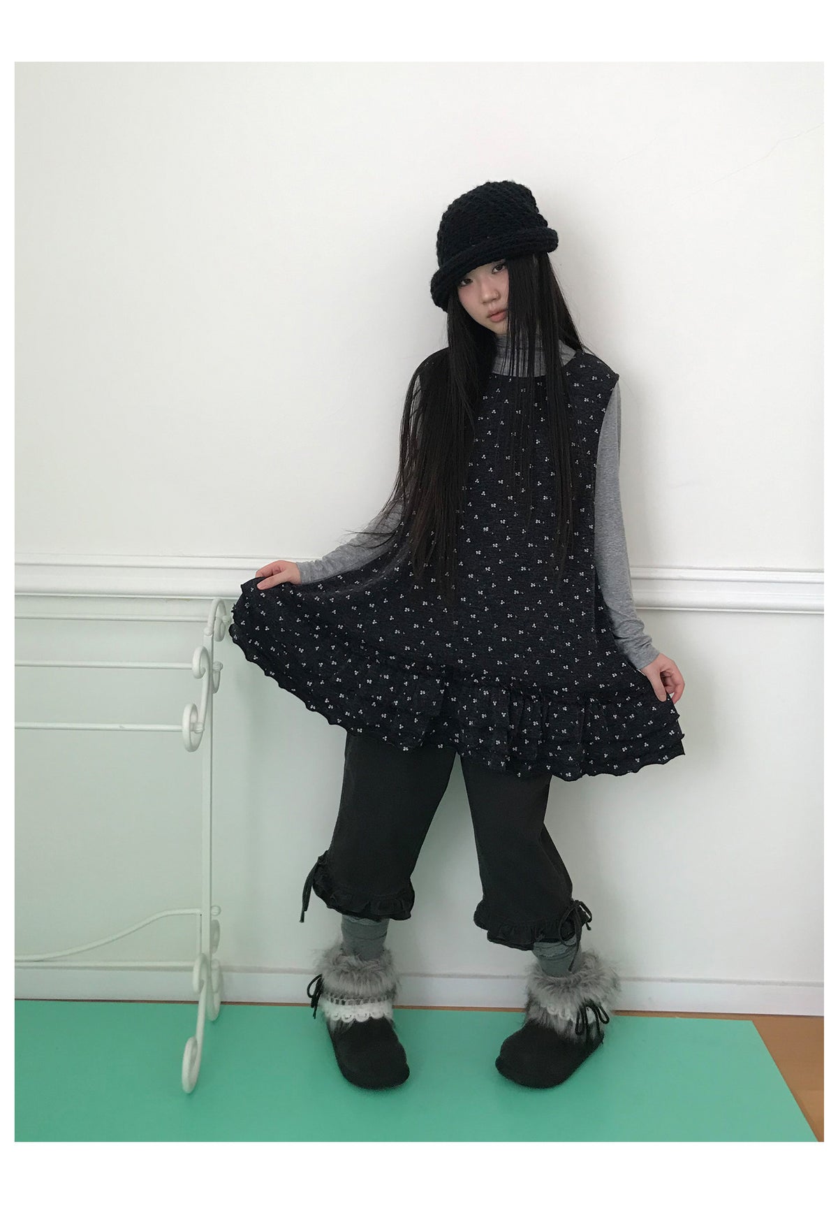 Ruffle Pocket Tie-Hem Capri Pants