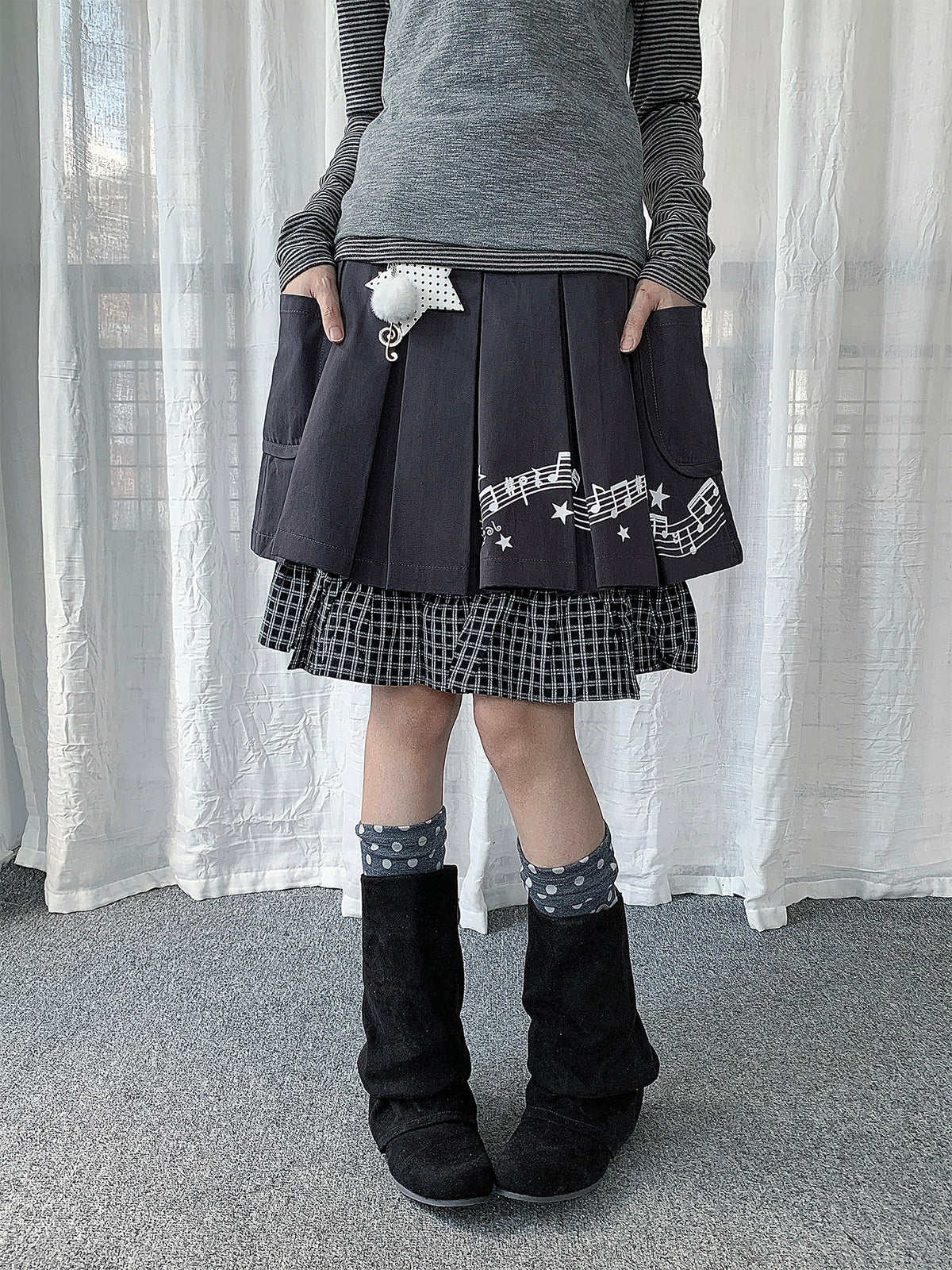 Music Note Star Pleated Skirt with Plaid Hem