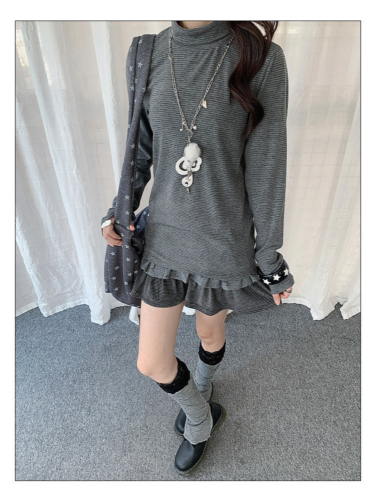 Fine Stripe Mock-Neck Long Sleeve Top