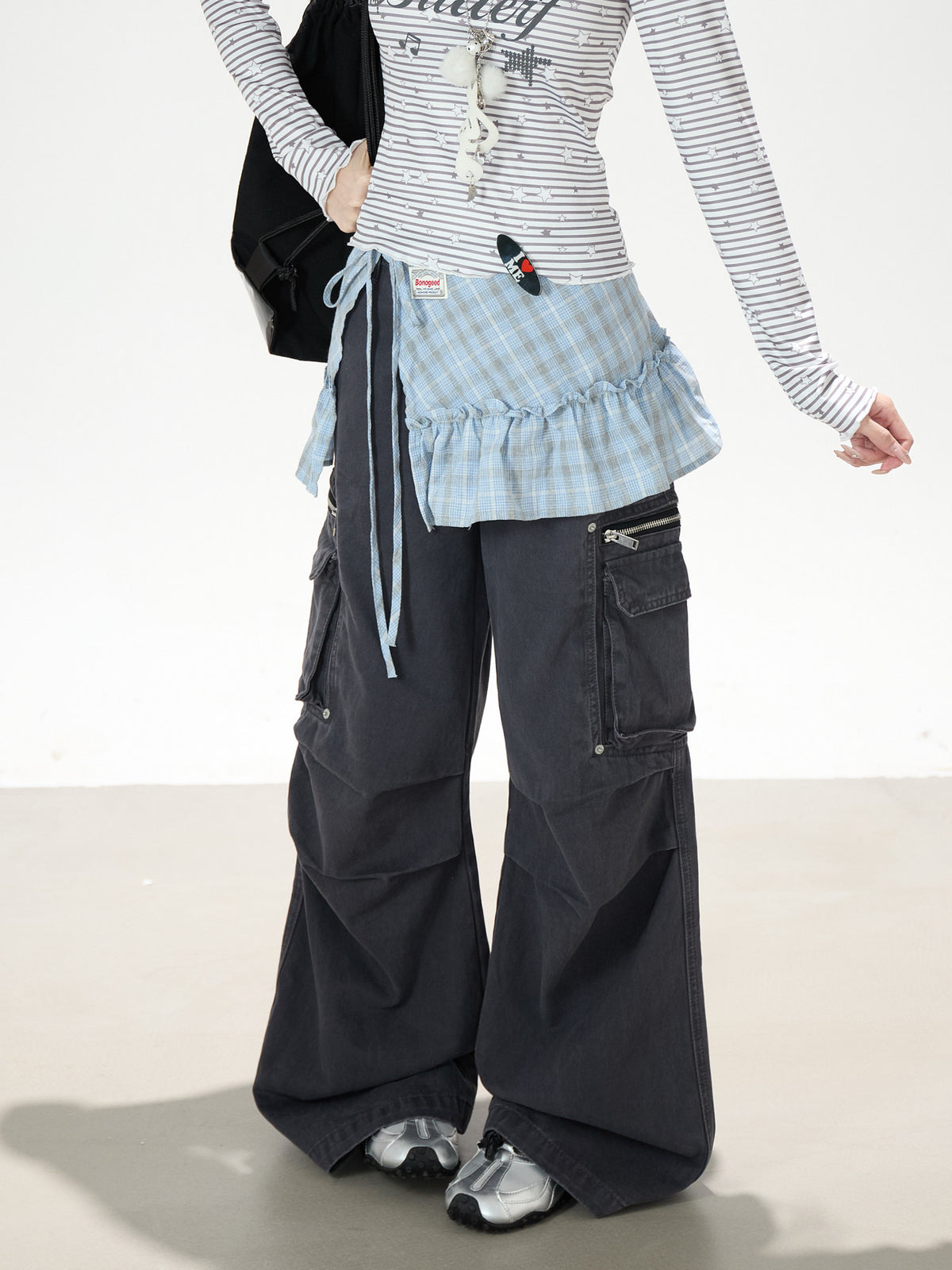 Washed Gray Multi-Pocket Wide-Leg Cargo Jeans