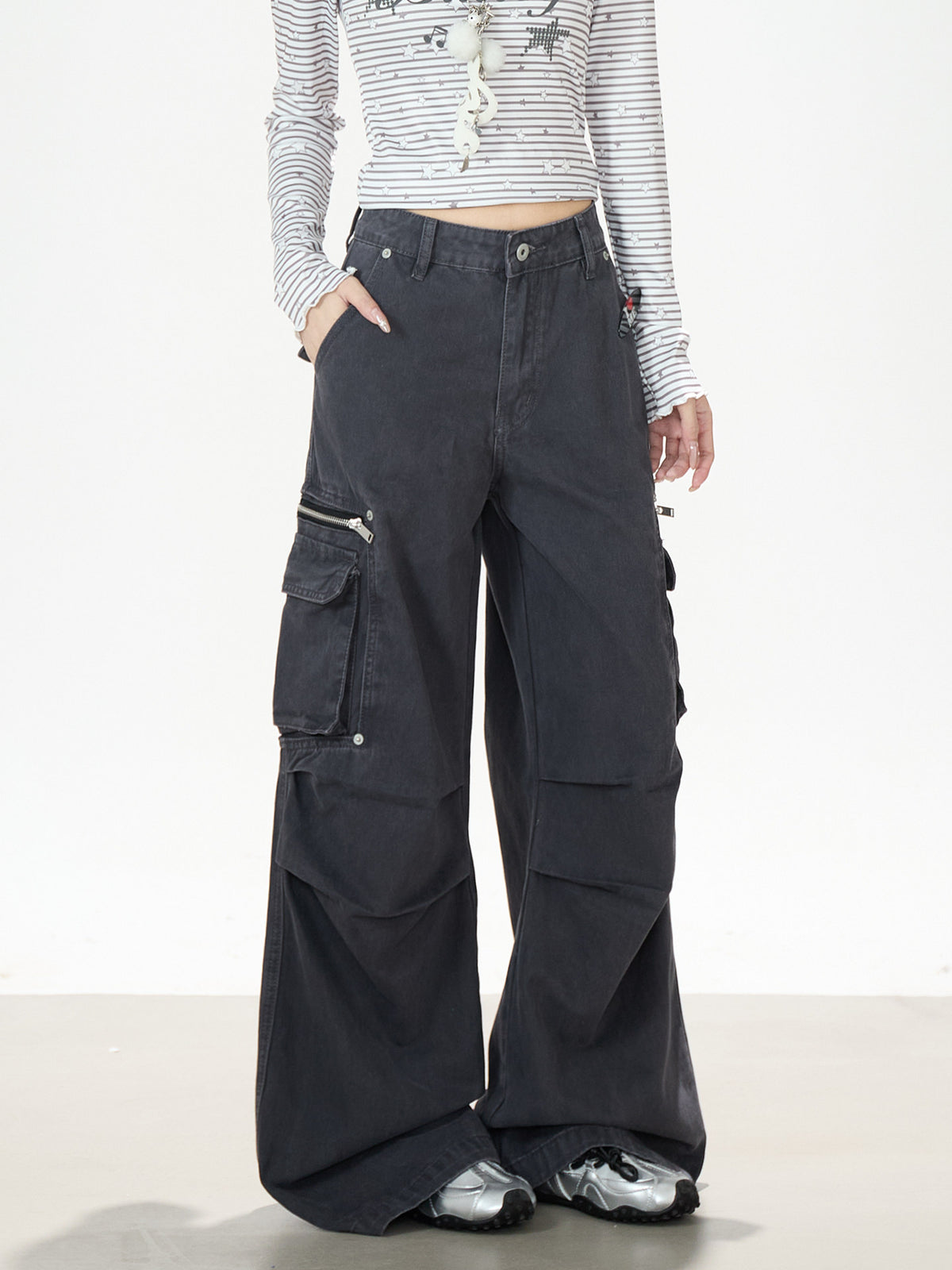 Washed Gray Multi-Pocket Wide-Leg Cargo Jeans