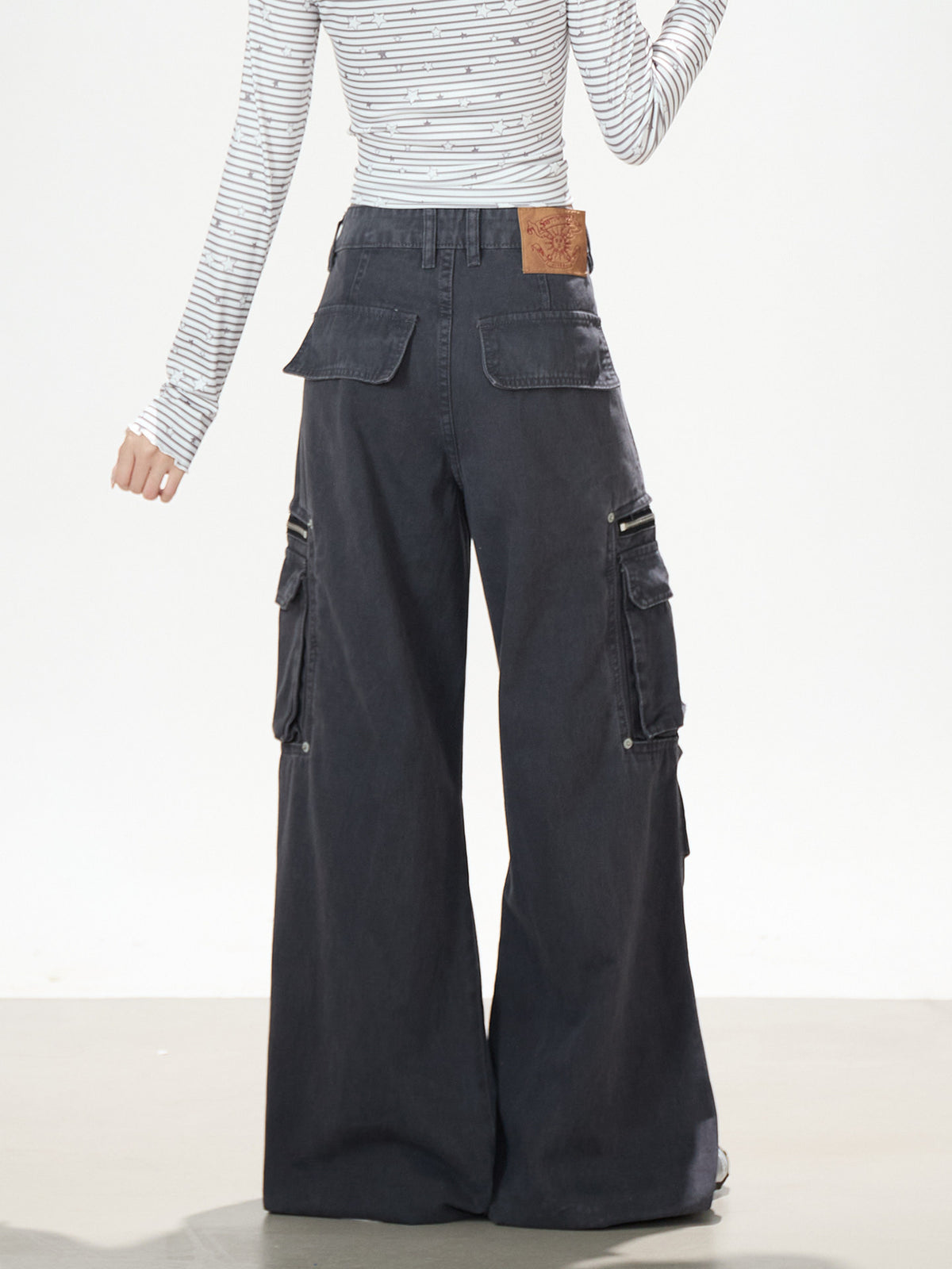 Washed Gray Multi-Pocket Wide-Leg Cargo Jeans