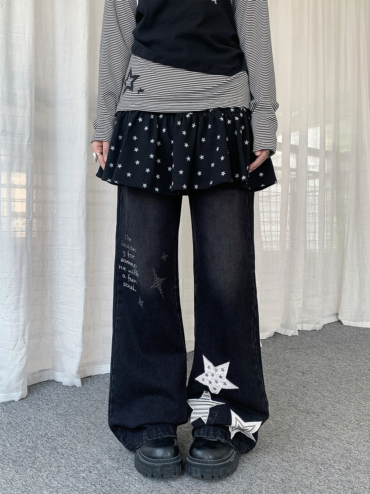 Star Appliqué Washed Wide-Leg Jeans