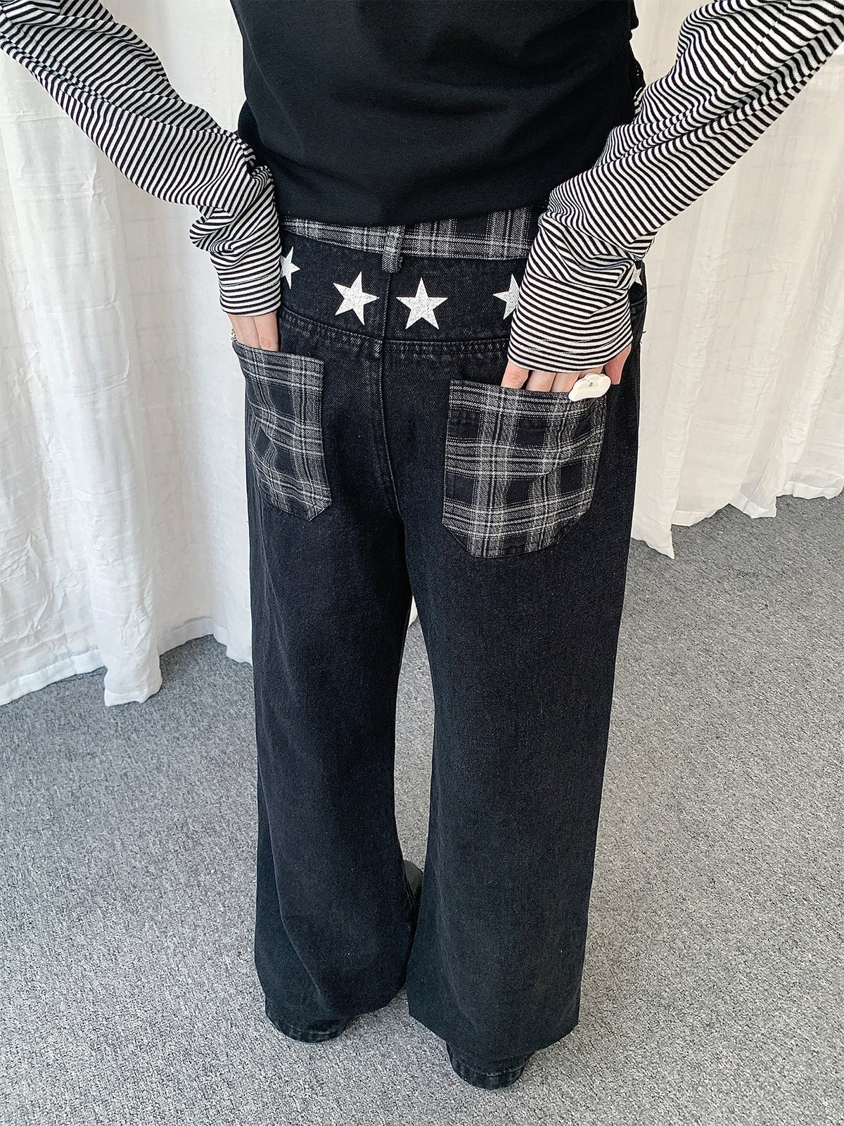 Star Appliqué Washed Wide-Leg Jeans