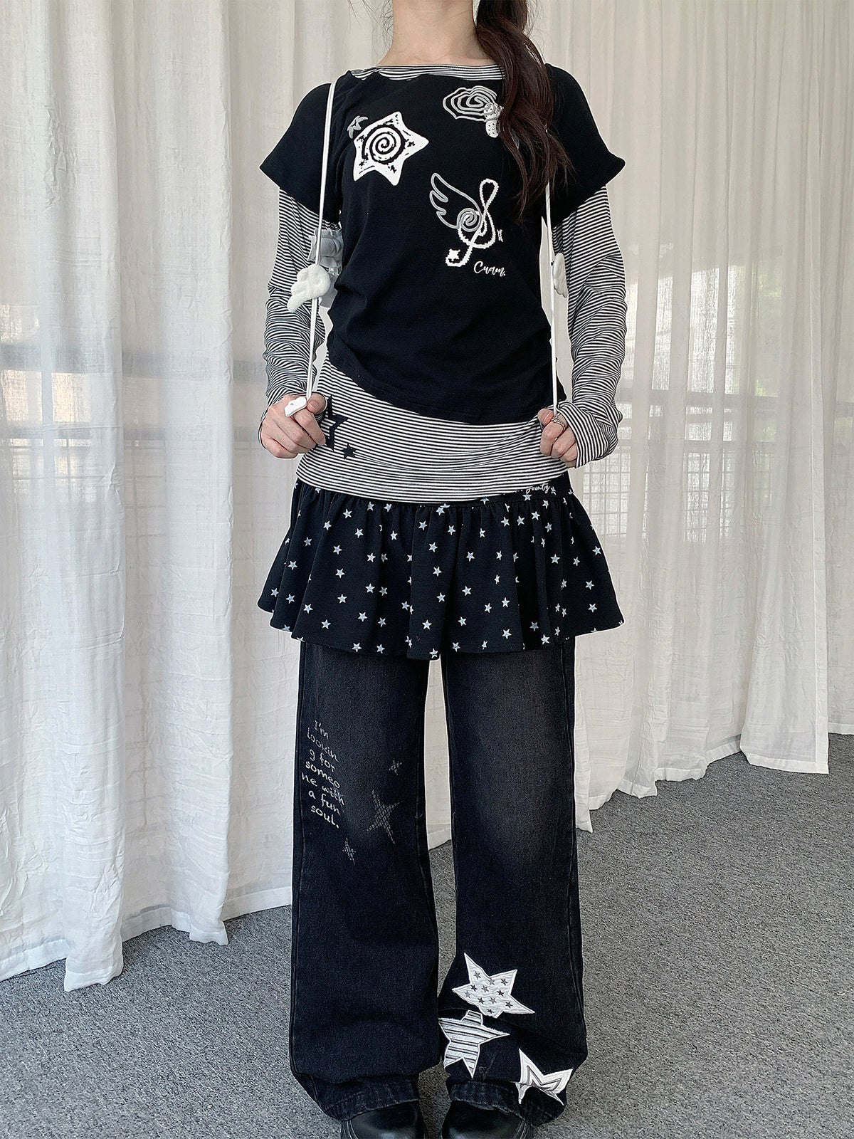 Star Appliqué Washed Wide-Leg Jeans