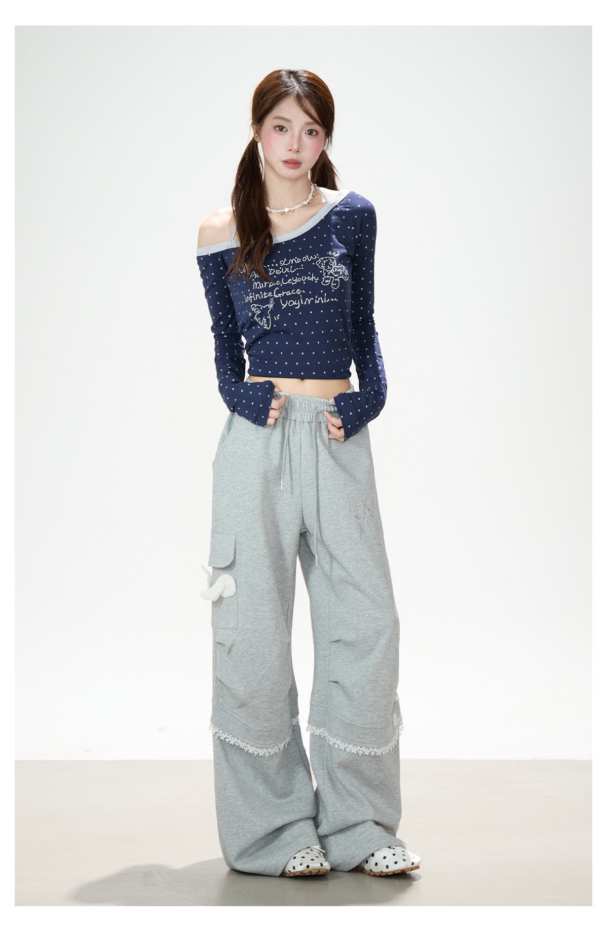 Wing Lace Wide-Leg Cargo Sweatpants