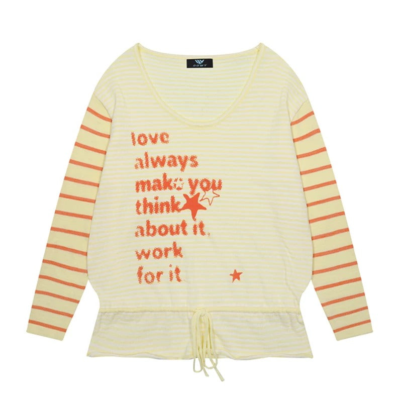 Pull en maille rayé à étoiles et short blanc à étoiles