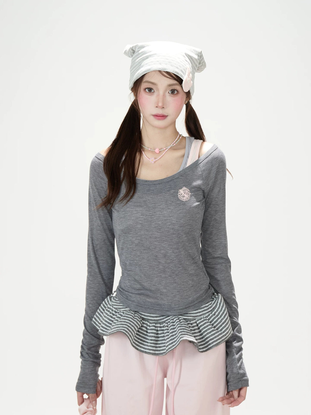 Off-Shoulder Layered Two-Piece Top Set & Gray Wide-Leg Cargo Pants