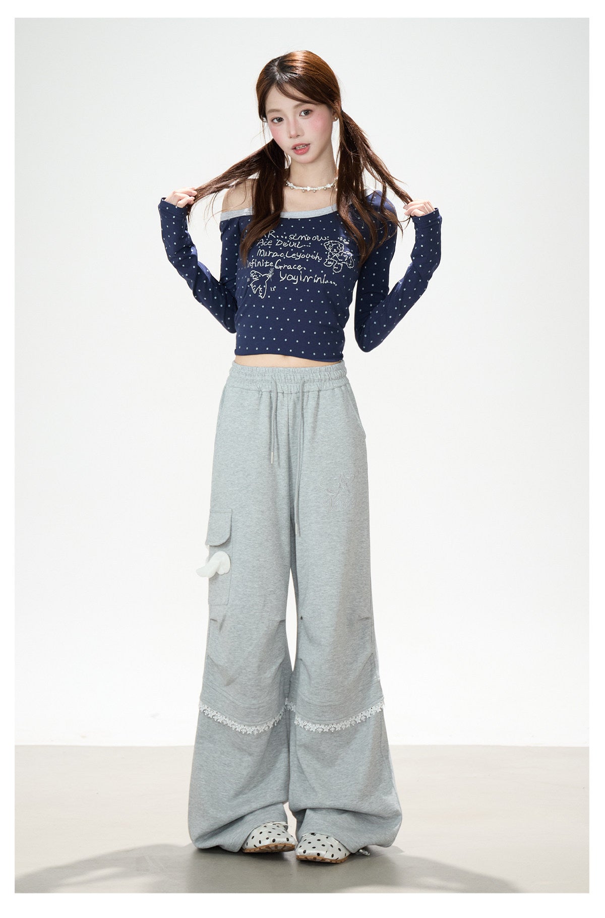 Wing Lace Wide-Leg Cargo Sweatpants